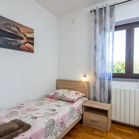 With A Parking Space - 12656 Rovinj